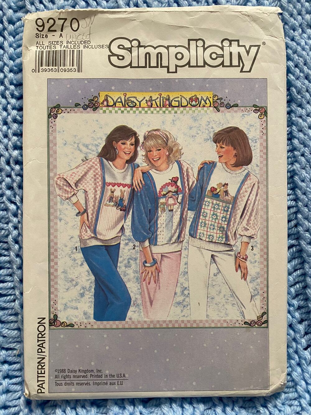 Simplicity Sewing pattern 9270 pullover top pattern Daisy kingdom